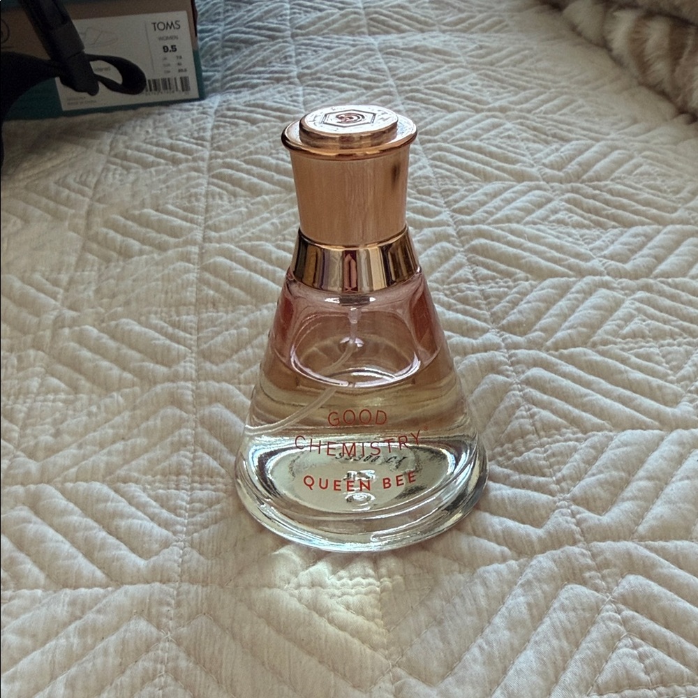 Good Chemistry Queen Bee Perfume - Gold and Clear
